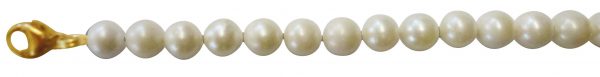 Perlenkette – Bezauberndes Perlencollier 44 cm lang mit schön glänzenden, echten japanischen Akoyazuchtperlen in einfacher Qualität 7,4-7,8 mm. Hochwertiger Verschluss in feinem Weißgold 375/-. Sehr edel in der Verarbeitung. Ein feines Einzelstück für all